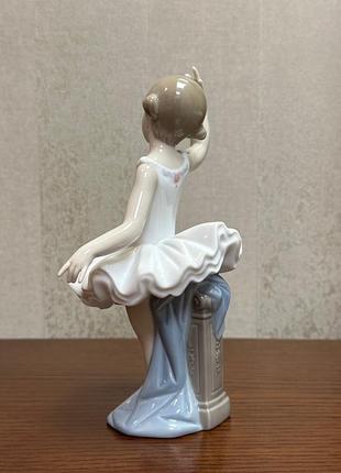 Фарфоровая статуэтка lladro «маленькая балерина».3 фото