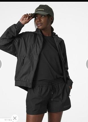 Женская куртка ветровка helly hansen5 фото