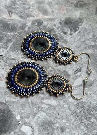 Неймовірно гарні сережки з бісеру круглі афро4 фото