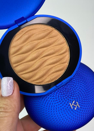 Бронзер для лица с атласным матовым покрытием kiko milano blue me silky bronzer5 фото