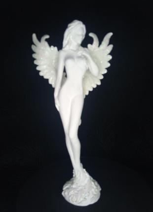 Статуэтка девушка ангел.