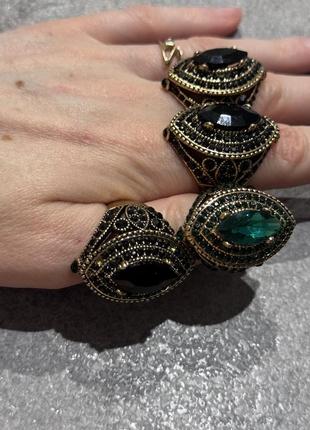 Великий перстень з зеленим та чорним камінням 7,8,9розмір8 фото