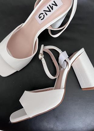 Босоніжки mango 36-374 фото