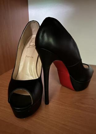 Туфли черные кожаные christian louboutin