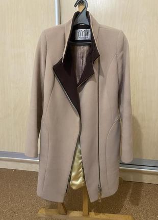Кашемировое пальто кофейного кремового цвета1 фото