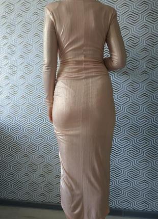 Сукня міді з глибоким декольте і розрізом. шикарне вечірнє плаття, розмір 46.2 фото