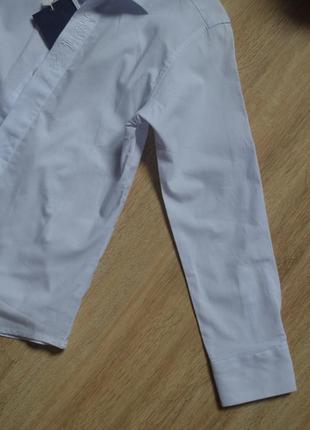 Стильна біла універсальна рубашка з довгими рукавами на гудзиках3 фото