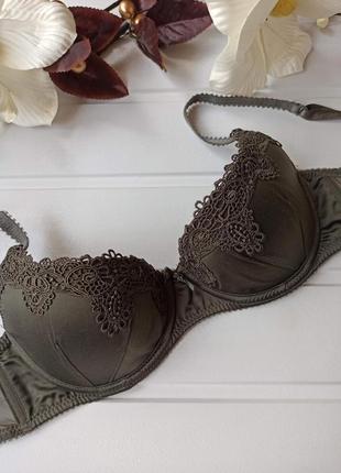 Очень красивый сатиновый бюстгальтер с пуш-ап! 70с