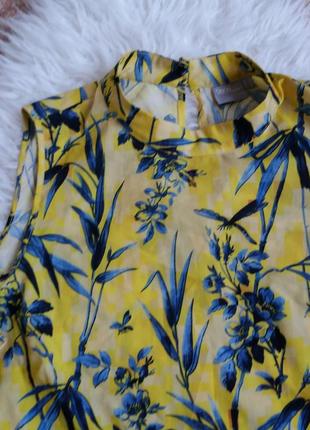 Блуза с открытыми плечами в цветочный принт3 фото