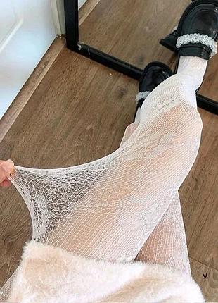 Трендовые колготки в корейском стиле черные/белые.