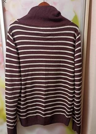 Класний светер з цікавим коміром2 фото