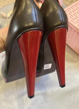 Кожаные туфли carvela8 фото