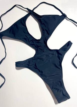 Купальник ч вырезами. купальник с чашками. сексуальный черный купальник