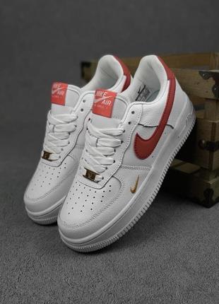 Жіночі низькі кросівки / nike air force 1 lv 8 af1 ' 82 low / найк аір форс / взуття демісезонне жіноче на весну, літо, осінь білі з червоним