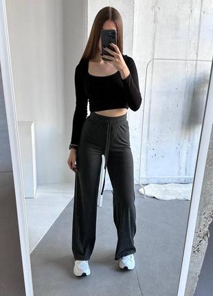 Спортивные прямые брюки брюки в цветах