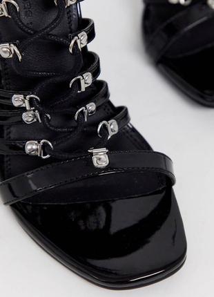 Босоніжки asos зі шнурівкою на металевому каблуку шпилька3 фото