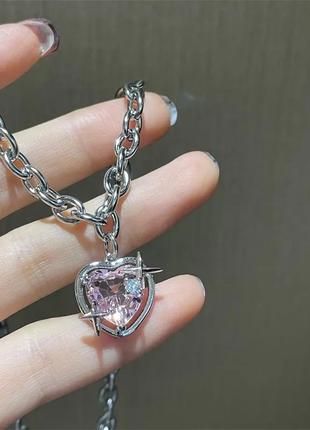 Подвески в виде сердечек с розовым кристаллом в стиле y2k