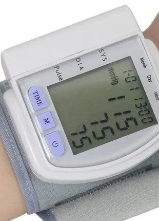 Автоматический тонометр на запястье automatic blood pressure monitor2 фото