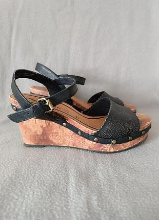 Женские босоножки tamaris, кожа