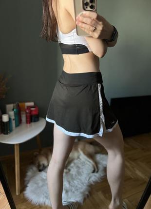 Черная спортивная юбка-шорты nike dri-fit4 фото