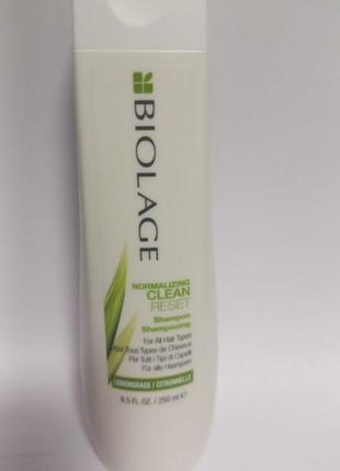 Biolage normalizing cleanreset shampoo очищающий шампунь для всех типов волос, распив.2 фото