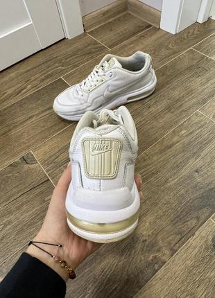 Nike 4