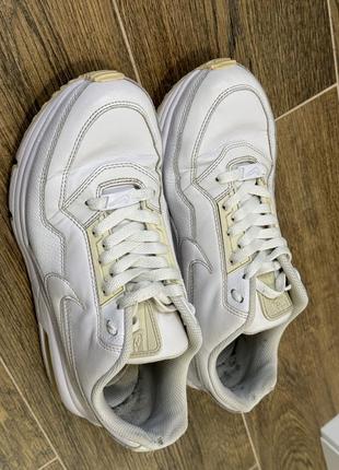 Nike 2