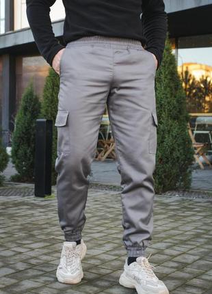 Брюки мужские карго на флисе серые с накладными карманами