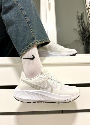 Кросівки жіночі текстильні nike air zoom3 фото