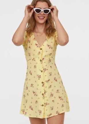 Короткое платьев цветочный принт h&m eur 34 uk6