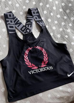 Спортивный топ nike