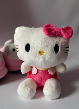 Іграшка з hello kitty мʼягка рожева кошка хеллоу китти