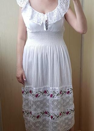 Коттоновое  платье жатка с вышивкой4 фото