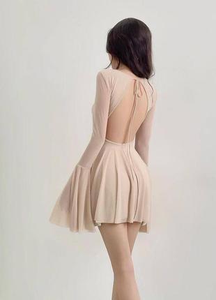Платье с открытой спиной1 фото