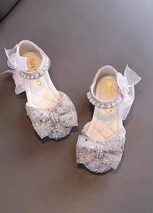 Блестящие туфли для девочки босоножки5 фото