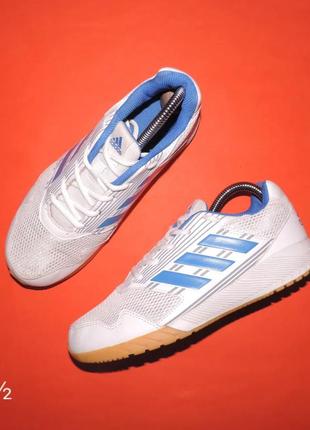 Оригинальные спортивные кроссовки adidas