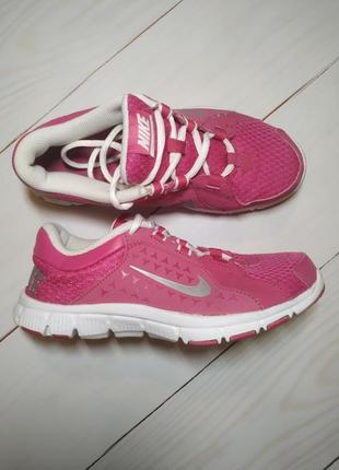 Кросівки жіночі рожеві nike flex