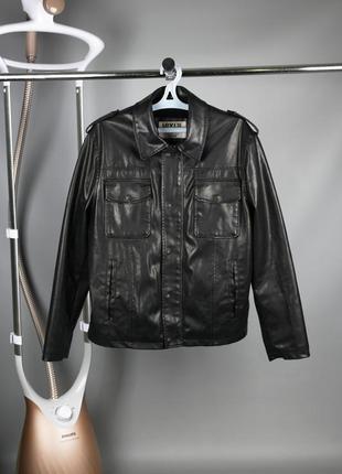 Levis кожаная классическая куртка из эко кожи черная с подкладкой меховой размер м