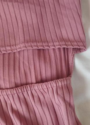 ❤️идеальное платье s/m с вырезом летнее розовое платье в рубчик миди на тонких бретелях с вырезом на талии3 фото