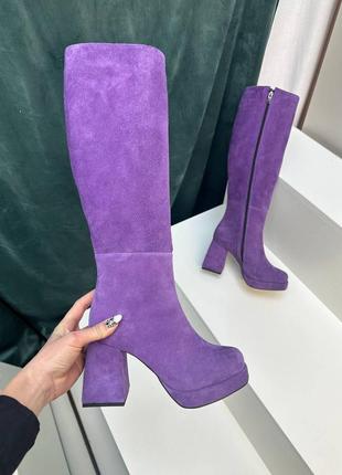 Фіолетові замшеві чоботи на масивному каблуку6 фото