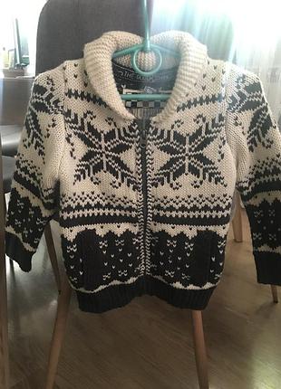 Вязаная кофта.