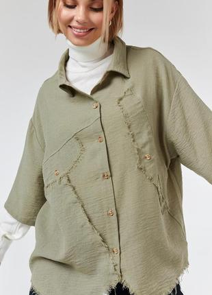 Женская рубашка с асимметричными краями цвета хакі modna kazka mkrm4123-23 фото