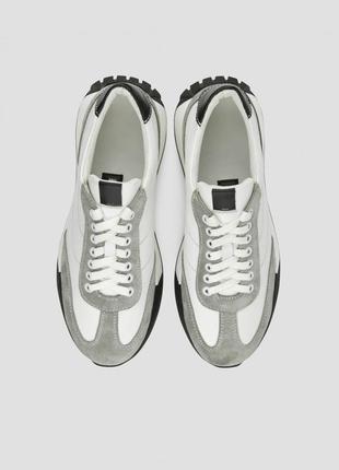 Кросівки білі з сірими вставками із замші | 790813 фото