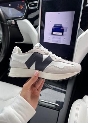 Стильні жіночі кросівки new balance 327 white black premium світло-сірі з білим