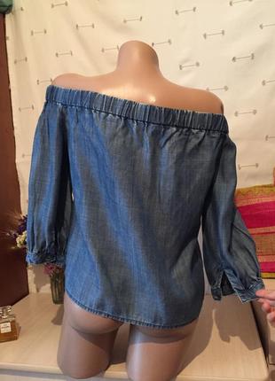 Стильная джинсовая блуза / кофта с открытыми плечами / рубашка2 фото