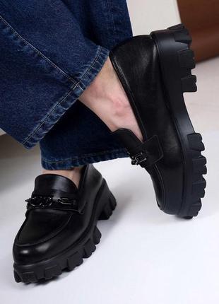 Туфли женские лоферы черные на платформе