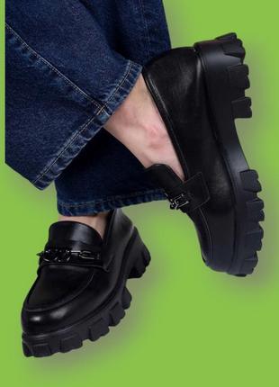 Туфли женские лоферы черные на платформе9 фото