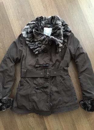 Красивая тёплая куртка rocha