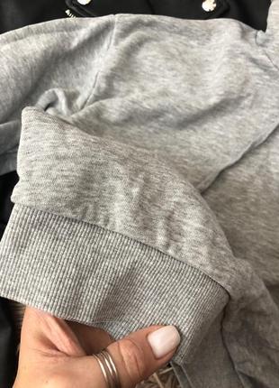 Базовый укорочённый серый худи толстовка свитшот с капюшоном от hm9 фото