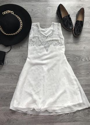Шыкарное стильное маленькое платье вышытое с пайетками без рукавов в идеальном состоянии